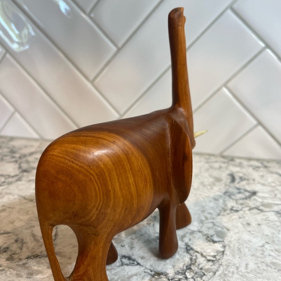 Small Vintage Hand Carved Vintage Wood Elephant Figurine/Sculpture/Statue - Picture 5 of 7
